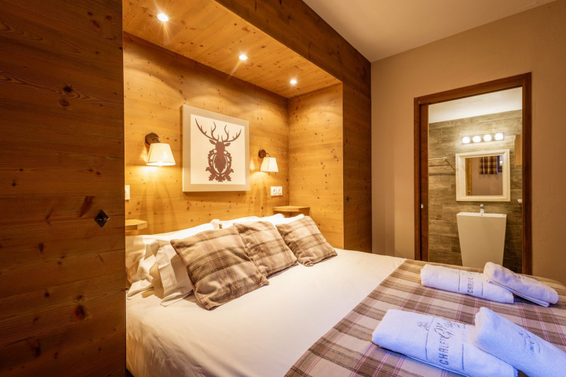 CHAMBRE - APPARTEMENT ADRIEN 7 - VALLOIRE CENTRE CHAMBRE - APPARTEMENT ADRIEN 7 - VALLOIRE CENTRE