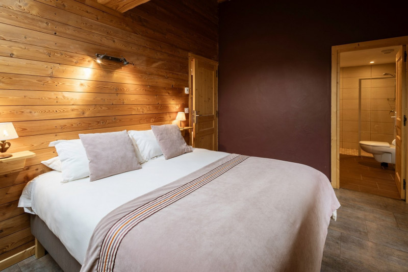 CHAMBRE- APPARTEMENT ADRIEN 9 - VALLOIRE CENTRE  CHAMBRE- APPARTEMENT ADRIEN 9 - VALLOIRE CENTRE