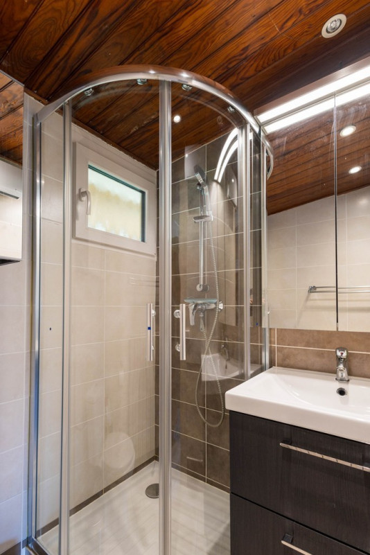 SALLE D'EAU - APPARTEMENT CAQUELON - VALLOIRE MOULIN BENJAMIN