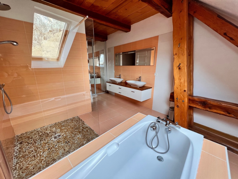 SALLE DE BAINS -APPARTEMENT CHEZ BIBICHE - VALLOIRE LE BORGE SALLE DE BAINS -APPARTEMENT CHEZ BIBICHE - VALLOIRE LE BORGE
