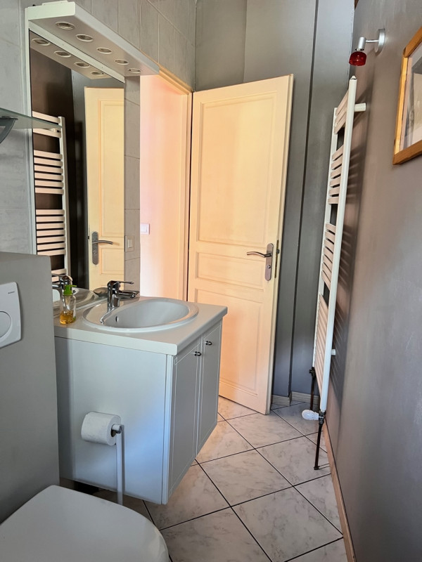 SALLE D'EAU -APPARTEMENT CHEZ BIBICHE - VALLOIRE LE BORGE SALLE D'EAU -APPARTEMENT CHEZ BIBICHE - VALLOIRE LE BORGE