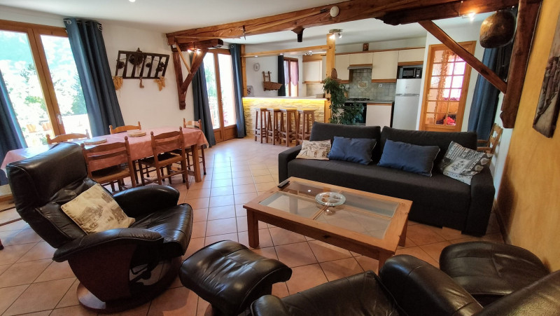 SALON - CHALET CHEZ BESSON - VALLOIRE LA BORGE - VALLOIRE RESERVATIONS SALON - CHALET CHEZ BESSON - VALLOIRE LA BORGE - VALLOIRE RESERVATIONS