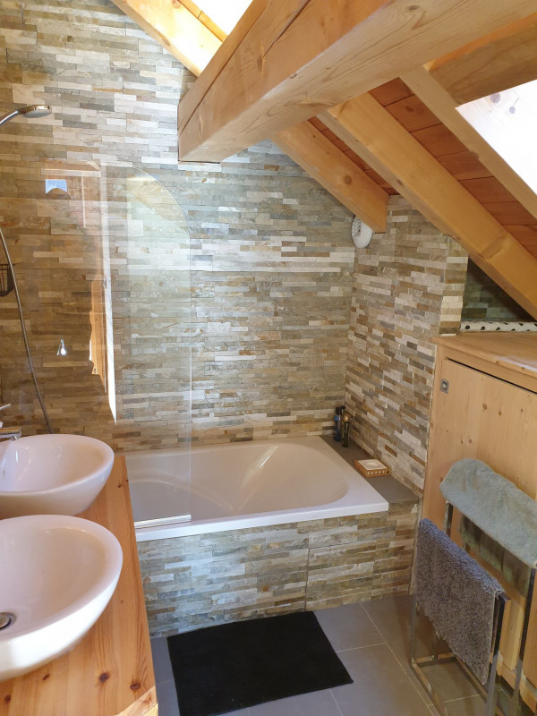 SALLE DE BAINS - CHALET LUNE DES ALPES - LES CLOTS VALLOIRE SALLE DE BAINS - CHALET LUNE DES ALPES - LES CLOTS VALLOIRE