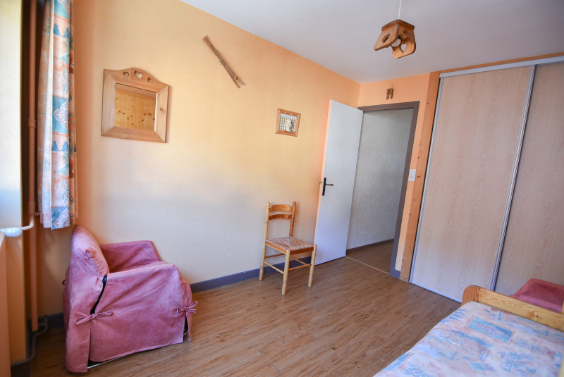 CHAMBRE - APPARTEMENT CHRISTIANIA ROCHEBRUNE - VALLOIRE CENTRE CHAMBRE - APPARTEMENT CHRISTIANIA ROCHEBRUNE - VALLOIRE CENTRE
