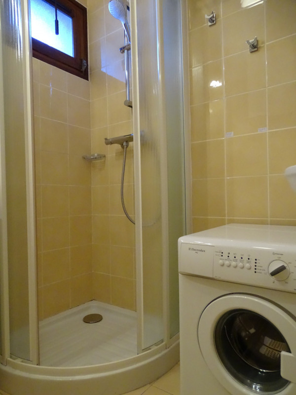 SALLE D'EAU - APPARTEMENT CHRISTIANIA ROCHEBRUNE - VALLOIRE CENTRE SALLE D'EAU - APPARTEMENT CHRISTIANIA ROCHEBRUNE - VALLOIRE CENTRE