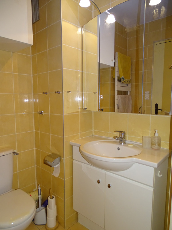 SALLE D'EAU - APPARTEMENT CHRISTIANIA ROCHEBRUNE - VALLOIRE CENTRE SALLE D'EAU - APPARTEMENT CHRISTIANIA ROCHEBRUNE - VALLOIRE CENTRE