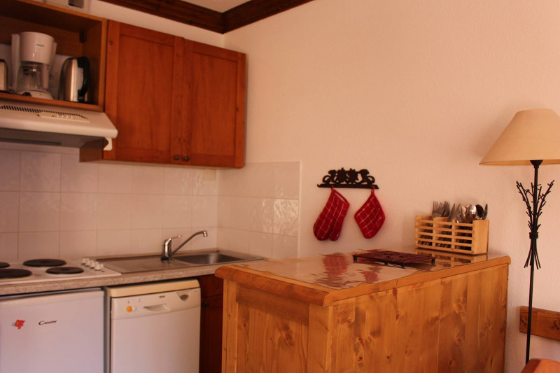 COIN CUISINE SEJOUR -APPARTEMENT AIREL 12 - LES VALMONTS- VALLOIRE LES CHARBONNIERES COIN CUISINE SEJOUR -APPARTEMENT AIREL 12 - LES VALMONTS- VALLOIRE LES CHARBONNIERES