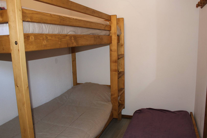 CHAMBRE - APPARTEMENT AIREL 12- LES VALMONTS - VALLOIRE LES CHARBONNIERES CHAMBRE - APPARTEMENT AIREL 12- LES VALMONTS - VALLOIRE LES CHARBONNIERES