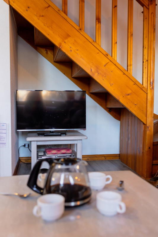 COIN TV - APPARTEMENT G32 CHALETS DU GALIBIER 1 - VALLOIRE MOULIN BENJAMIN COIN TV - APPARTEMENT G32 CHALETS DU GALIBIER 1 - VALLOIRE MOULIN BENJAMIN