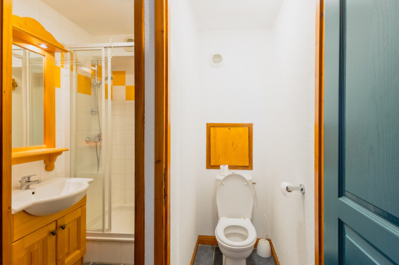 SALLE D'EAU - APPARTEMENT G32 CHALETS DU GALIBIER 1 - VALLOIRE MOULIN BENJAMIN