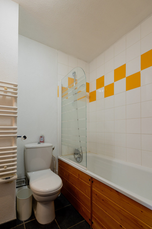 SALLE DE BAIN - APPARTEMENT G32 CHALETS DU GALIBIER 1 - VALLOIRE MOULIN BENJAMIN SALLE DE BAIN - APPARTEMENT G32 CHALETS DU GALIBIER 1 - VALLOIRE MOULIN BENJAMIN