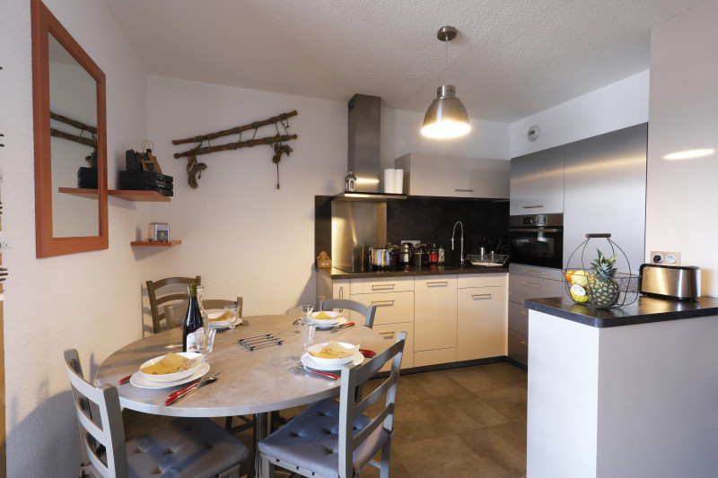 CUISINE - APPARTEMENT ROCHES FLEURIES B1 - VALLOIRE CENTRE CUISINE - APPARTEMENT ROCHES FLEURIES B1 - VALLOIRE CENTRE
