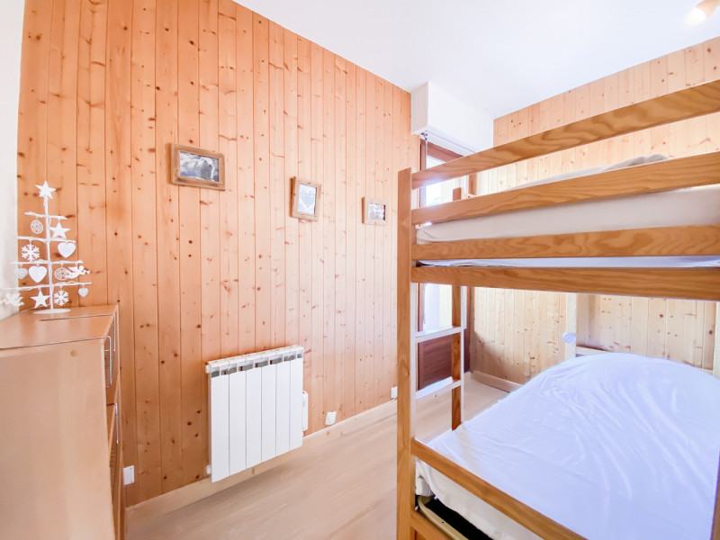 CHAMBRE - APPARTEMENT ROCHEVERT 31 - VALLOIRE CENTRE CHAMBRE - APPARTEMENT ROCHEVERT 31 - VALLOIRE CENTRE