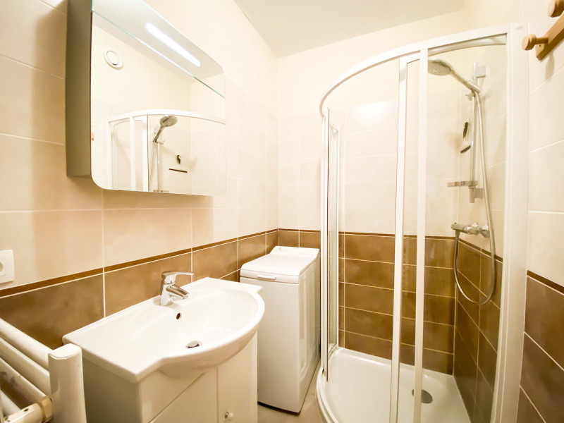 SALLE DE BAINS - APPARTEMENT ROCHEVERT 31 - VALLOIRE CENTRE SALLE DE BAINS - APPARTEMENT ROCHEVERT 31 - VALLOIRE CENTRE