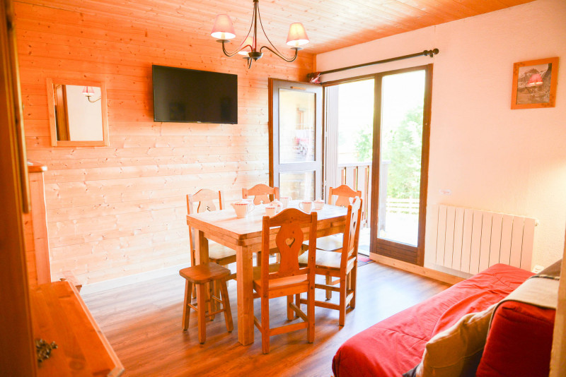 SALON - APPARTEMENT THYMEL 44- VALLOIRE LES VERNEYS-VALLOIRE RESERVATIONS SALON - APPARTEMENT THYMEL 44- VALLOIRE LES VERNEYS-VALLOIRE RESERVATIONS