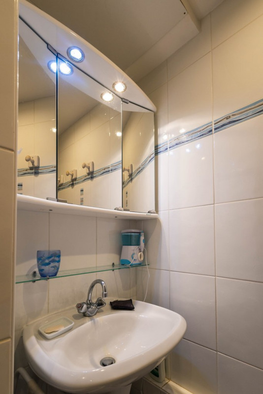 SALLE D'EAU - APPARTEMENT LES CAQUELONS RDC - VALLOIRE MOULIN BENJAMIN SALLE D'EAU - APPARTEMENT LES CAQUELONS RDC - VALLOIRE MOULIN BENJAMIN