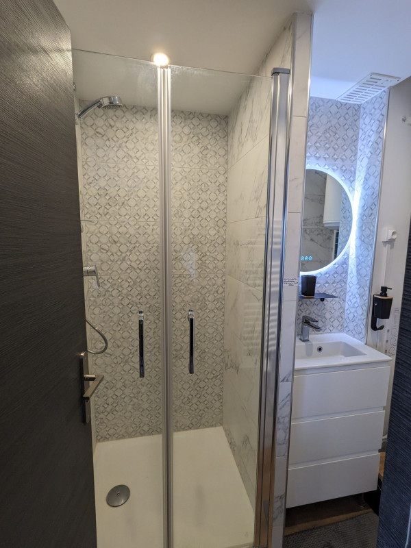 SALLE D'EAU - APPARTEMENT RESIDENCE GALIBIER 24 - VALLOIRE CENTRE SALLE D'EAU - APPARTEMENT RESIDENCE GALIBIER 24 - VALLOIRE CENTRE