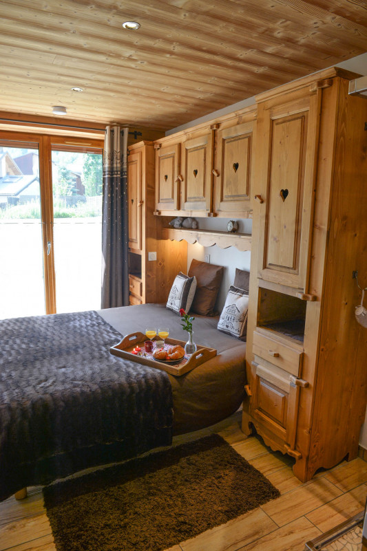 CHAMBRE - CHALET LES GENTIANES APPARTEMENT RDJ - VALLOIRE CENTRE CHAMBRE - CHALET LES GENTIANES APPARTEMENT RDJ - VALLOIRE CENTRE