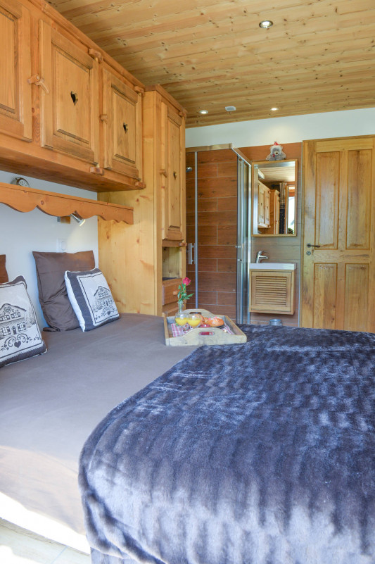 CHAMBRE - CHALET LES GENTIANES APPARTEMENT RDJ - VALLOIRE CENTRE CHAMBRE - CHALET LES GENTIANES APPARTEMENT RDJ - VALLOIRE CENTRE