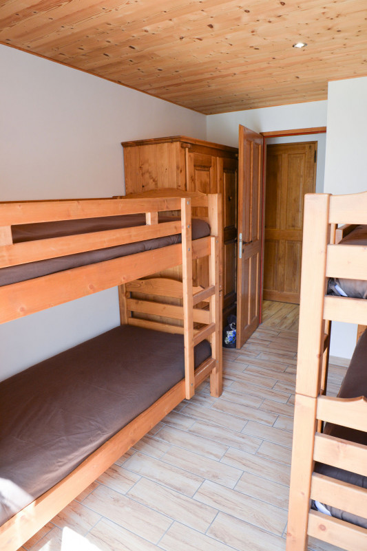 CHAMBRE - CHALET LES GENTIANES APPARTEMENT RDJ - VALLOIRE CENTRE CHAMBRE - CHALET LES GENTIANES APPARTEMENT RDJ - VALLOIRE CENTRE