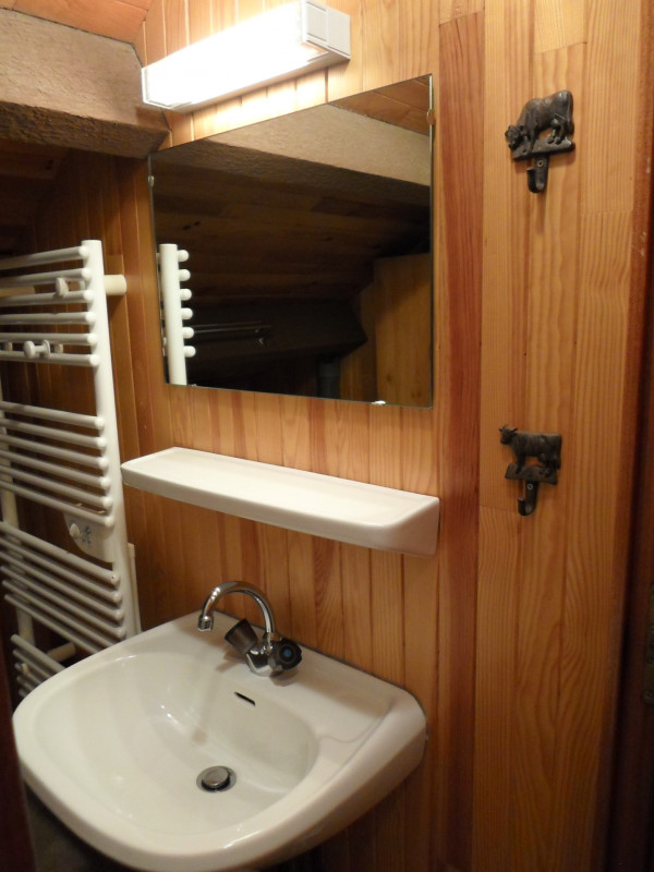 SALLE D'EAU - CHALET LES GENTIANES APPARTEMENT 3 - VALLOIRE CENTRE SALLE D'EAU - CHALET LES GENTIANES APPARTEMENT 3 - VALLOIRE CENTRE
