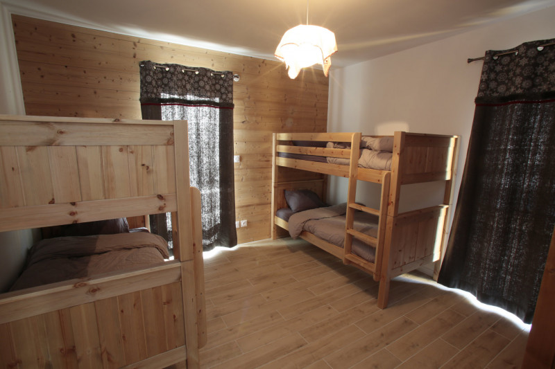 CHAMBRE - APPARTEMENT CHALET GRAND GALIBIER N°2- VALLOIRE LES VERNEYS CHAMBRE - APPARTEMENT CHALET GRAND GALIBIER N°2- VALLOIRE LES VERNEYS