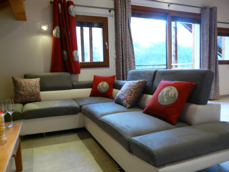 SALON - APPARTEMENT CHEZ LEONIE - VALLOIRE LES VERNEYS-VALLOIRE RESERVATIONS SALON - APPARTEMENT CHEZ LEONIE - VALLOIRE LES VERNEYS-VALLOIRE RESERVATIONS