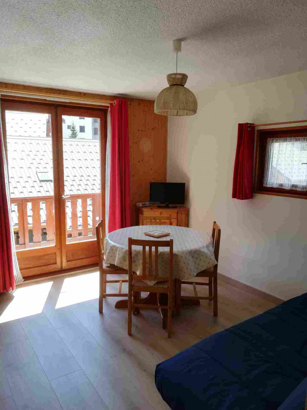 COIN REPAS - STUDIO CROIX DU SUD 232 - CLOS DES ETOILES - VALLOIRE CENTRE COIN REPAS - STUDIO CROIX DU SUD 232 - CLOS DES ETOILES - VALLOIRE CENTRE