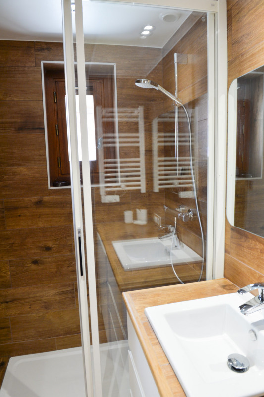 SALLE D'EAU - CHALET LES GENTIANES APPARTEMENT 2 - VALLOIRE CENTRE SALLE D'EAU - CHALET LES GENTIANES APPARTEMENT 2 - VALLOIRE CENTRE