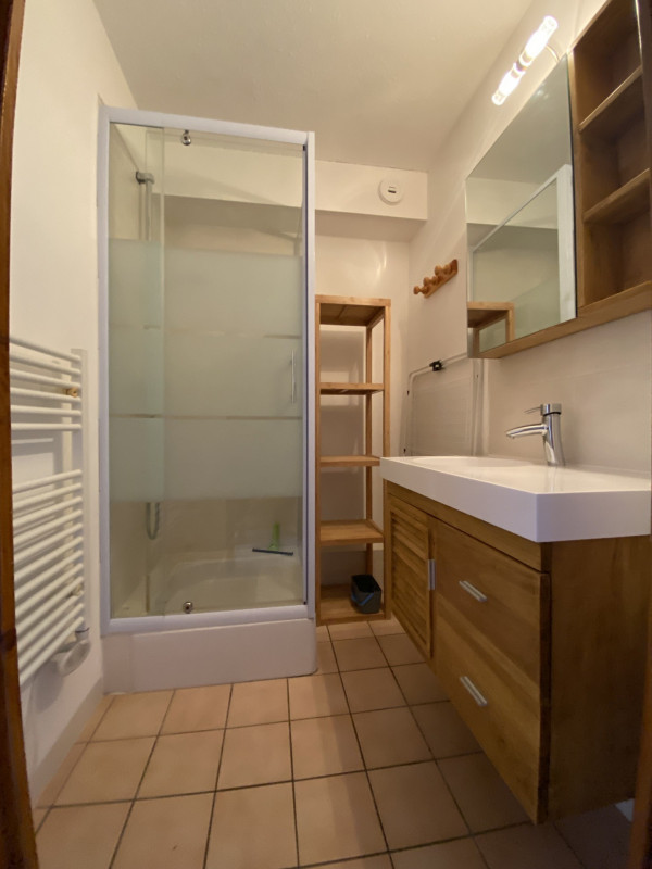 SALLE D'EAU- APPARTEMENT TIGNY 26 - VALLOIRE CENTRE SALLE D'EAU- APPARTEMENT TIGNY 26 - VALLOIRE CENTRE