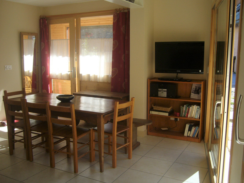SALLE A MANGER - APPARTEMENT OLVERA RDJ - VALLOIRE LA BORGE - VALLOIRE RESERVATIONS SALLE A MANGER - APPARTEMENT OLVERA RDJ - VALLOIRE LA BORGE - VALLOIRE RESERVATIONS