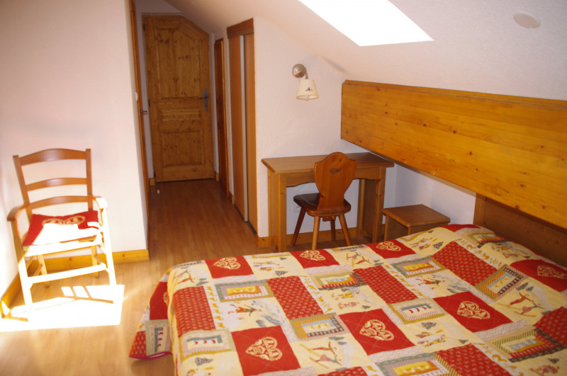CHAMBRE - GENTIANE 300 APPARTEMENT HAMEAU DE LA VALLEE D'OR - LES CHARBONNIERES VALLOIRE CHAMBRE - GENTIANE 300 APPARTEMENT HAMEAU DE LA VALLEE D'OR - LES CHARBONNIERES VALLOIRE