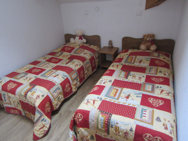 CHAMBRE - GENTIANE 300 APPARTEMENT HAMEAU DE LA VALLEE D'OR - LES CHARBONNIERES VALLOIRE CHAMBRE - GENTIANE 300 APPARTEMENT HAMEAU DE LA VALLEE D'OR - LES CHARBONNIERES VALLOIRE