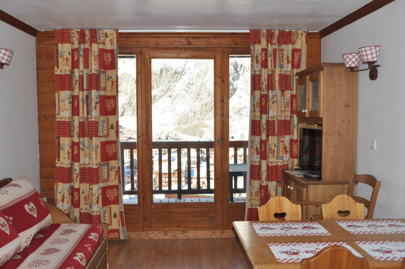 SALON - GENTIANE 102 APPARTEMENT HAMEAU DE LA VALLEE D'OR - LES CHARBONNIERES VALLOIRE - VALLOIRE RESERVATIONS SALON - GENTIANE 102 APPARTEMENT HAMEAU DE LA VALLEE D'OR - LES CHARBONNIERES VALLOIRE - VALLOIRE RESERVATIONS