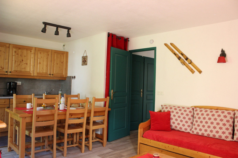 SALON - APPARTEMENT CHALETS GALIBIER 2 N° 322 - MOULIN BENJAMIN - VALLOIRE - VALLOIRE RESERVATIONS SALON - APPARTEMENT CHALETS GALIBIER 2 N° 322 - MOULIN BENJAMIN - VALLOIRE - VALLOIRE RESERVATIONS
