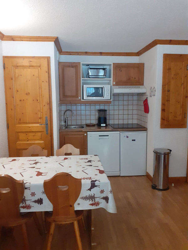 CUISINE - GENTIANE 305 - APPARTEMENT HAMEAU DE LA VALLEE D'OR - LES CHARBONNIERES VALLOIRE