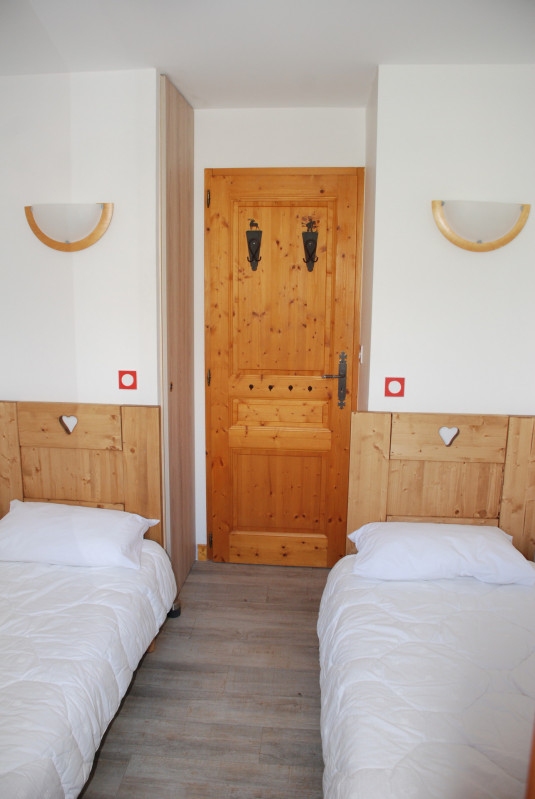 CHAMBRE - APPARTEMENT CHALETS DE LA VALLEE D'OR EDELWEISS 101 - LES CHARBONNIERES VALLOIRE CHAMBRE - APPARTEMENT CHALETS DE LA VALLEE D'OR EDELWEISS 101 - LES CHARBONNIERES VALLOIRE