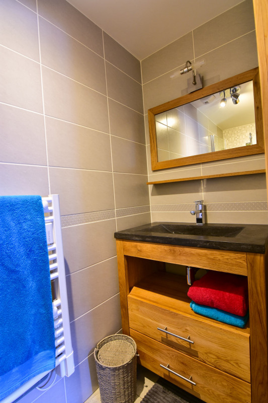 SALLE D'EAU - APPARTEMENT EPINETTE 101 - VALLOIRE CENTRE SALLE D'EAU - APPARTEMENT EPINETTE 101 - VALLOIRE CENTRE
