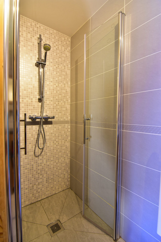 SALLE D'EAU - APPARTEMENT EPINETTE 101 - VALLOIRE CENTRE SALLE D'EAU - APPARTEMENT EPINETTE 101 - VALLOIRE CENTRE