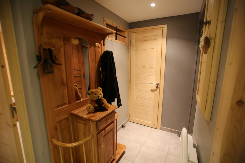 ENTREE - CHALET LES GENTIANES APPARTEMENT 1 - VALLOIRE CENTRE ENTREE - CHALET LES GENTIANES APPARTEMENT 1 - VALLOIRE CENTRE