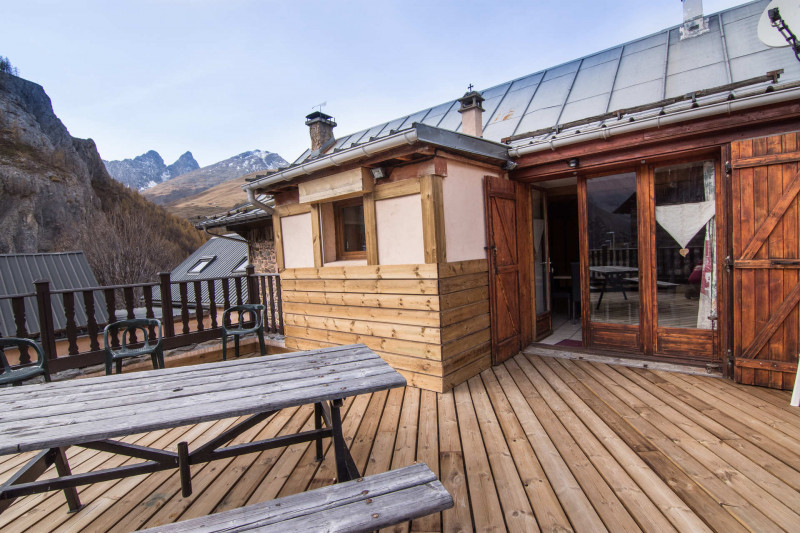 TERRASSE - APPARTEMENT LA POUTRE - VALLOIRE BONNENUIT TERRASSE - APPARTEMENT LA POUTRE - VALLOIRE BONNENUIT