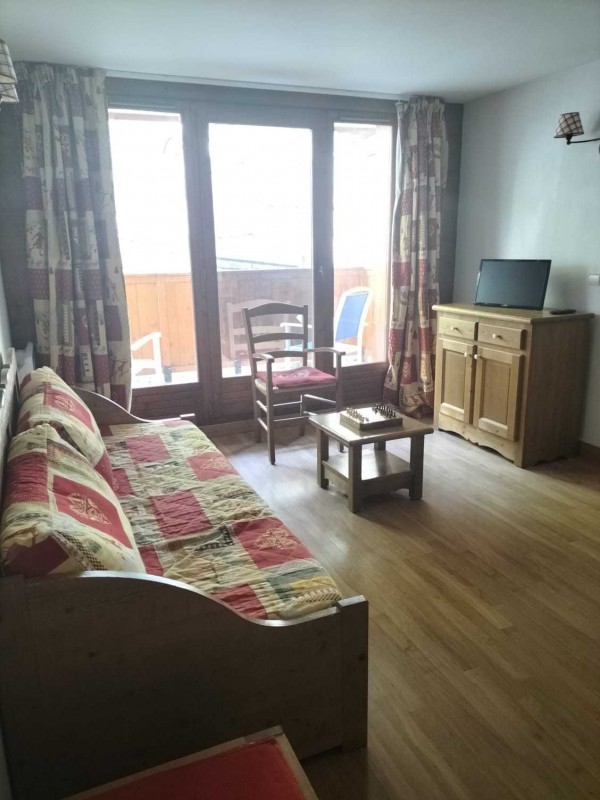 SALON - APPARTEMENT GENTIANE 207  HAMEAU DE LA VALLEE D'OR -VALLOIRE LES CHARBONNIERES - VALLOIRE RESERVATIONS