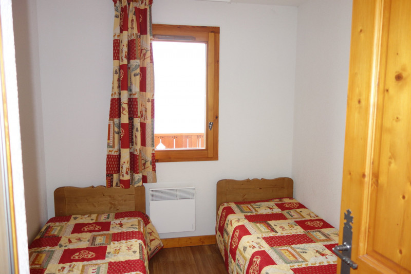 CHAMBRE - APPARTEMENT CHALETS DE LA VALLEE D'OR CAMPANULE 400 - LES CHARBONNIERES VALLOIRE CHAMBRE - APPARTEMENT CHALETS DE LA VALLEE D'OR CAMPANULE 400 - LES CHARBONNIERES VALLOIRE