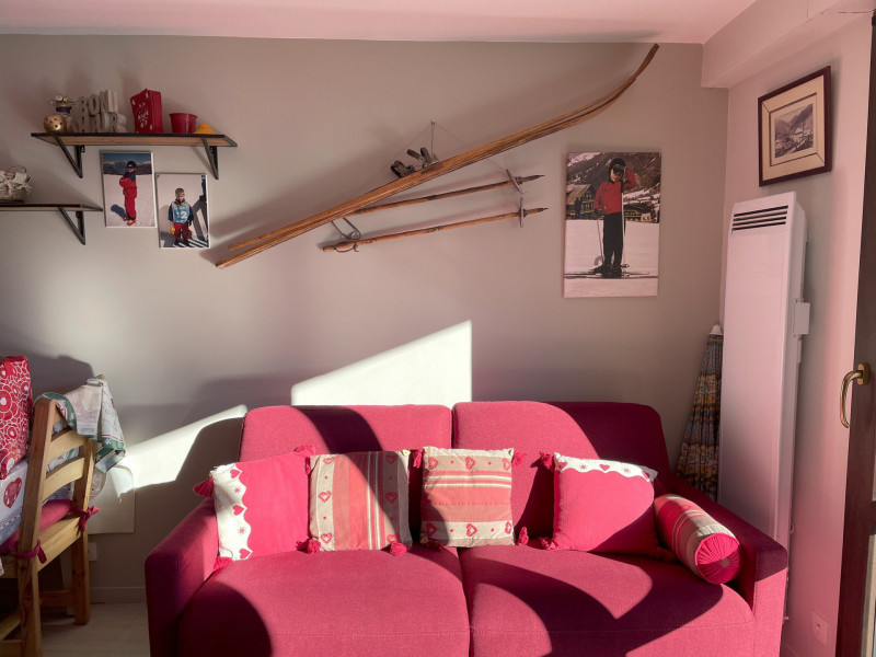 SALON - APPARTEMENT CREY DU QUART N°44 - VALLOIRE CENTRE - VALLOIRE RESERVATIONS SALON - APPARTEMENT CREY DU QUART N°44 - VALLOIRE CENTRE - VALLOIRE RESERVATIONS