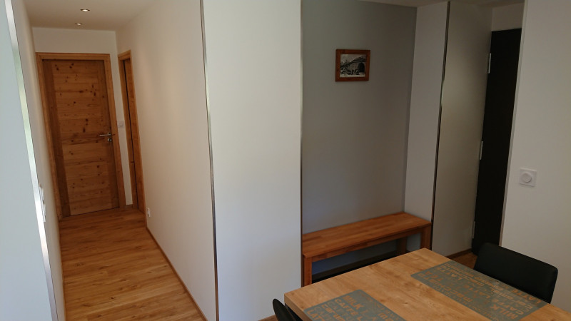 COULOIR - APPARTEMENT CHALET DES PLANS - VALLOIRE LES PLANS COULOIR - APPARTEMENT CHALET DES PLANS - VALLOIRE LES PLANS