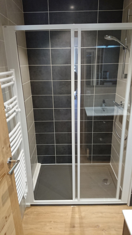 SALLE DE BAIN - APPARTEMENT CHALET DES PLANS - VALLOIRE LES PLANS SALLE DE BAIN - APPARTEMENT CHALET DES PLANS - VALLOIRE LES PLANS