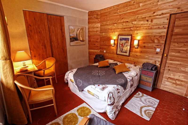 CHAMBRE - APPARTEMENT CHEZ JOSEPH RESIDENCE RAPIN - VALLOIRE CENTRE CHAMBRE - APPARTEMENT CHEZ JOSEPH RESIDENCE RAPIN - VALLOIRE CENTRE