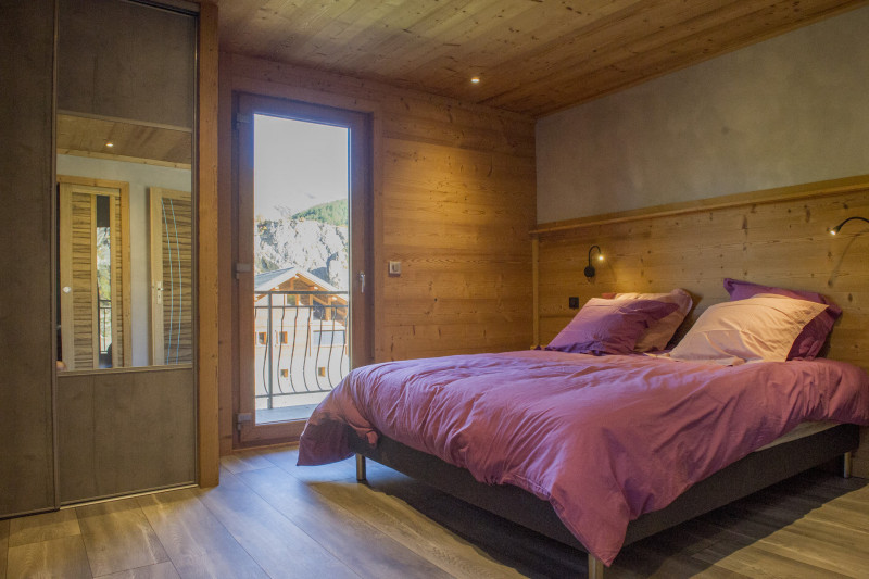 CHAMBRE - APPARTEMENT LA ROSE DES VENTS 1 GALIBIER - VALLOIRE LE SERROZ CHAMBRE - APPARTEMENT LA ROSE DES VENTS 1 GALIBIER - VALLOIRE LE SERROZ