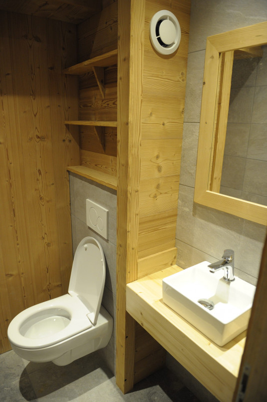 SALLE DE BAISN - APPARTEMENT LA ROSE DES VENTS 1 GALIBIER - VALLOIRE LE SERROZ SALLE DE BAISN - APPARTEMENT LA ROSE DES VENTS 1 GALIBIER - VALLOIRE LE SERROZ