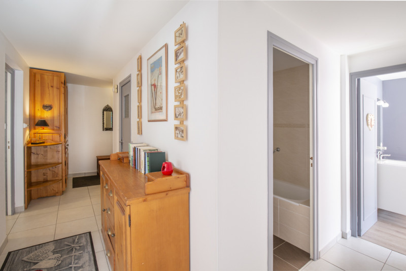 COULOIR - APPARTEMENT LA RESIDENCE REFUGE D'ANGELINE - VALLOIRE CENTRE COULOIR - APPARTEMENT LA RESIDENCE REFUGE D'ANGELINE - VALLOIRE CENTRE